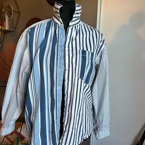 Bill Blass Men's Navy and White Striped Button Down Shirt